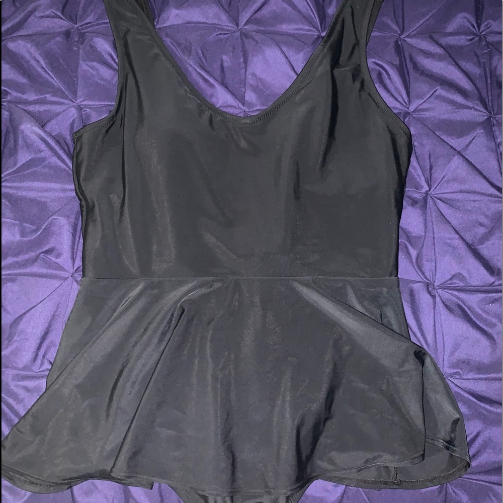 One Piece Skirt swimsuit old navy Sz. L Tall
